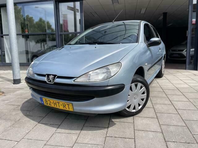 Grijs Gebruikt 2001 Peugeot 206 Hatchback | € 1.495 (Goede deal) - Afbeelding 1/4