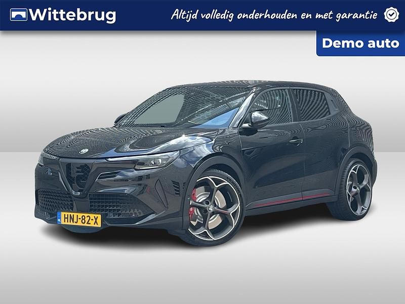 Zwart Gebruikt 2025 Alfa Romeo Junior Veloce SUV | € 47.425 (Eerlijke prijs) - Afbeelding 1/4