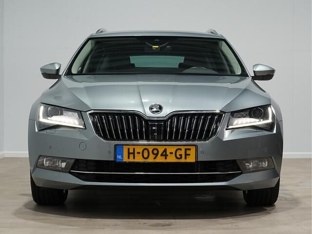 Occasion Skoda Superb Business Line 150 PK (110 kW) 2018 Business grey metallic Stationwagen
