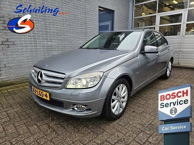 Grijs, metallic lak Occasion 2010 Mercedes C180 Avantgarde Sedan | € 7.800 (Eerlijke prijs) - Afbeelding 1/4