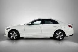 Nieuw Mercedes 300 Business 230 kW (313 PK) 2025 Licht poolwit uni metallic Sedan