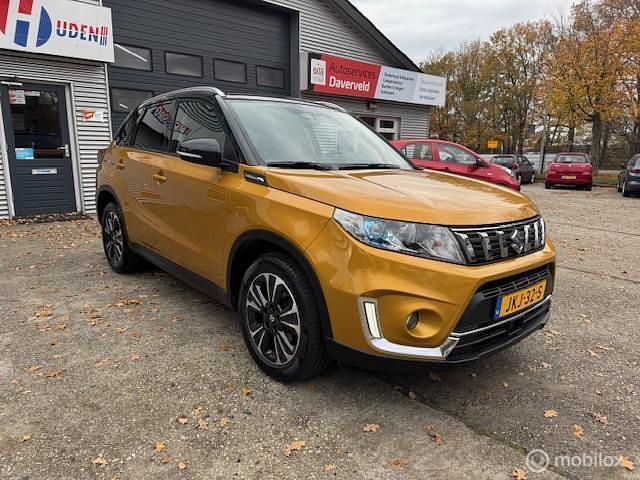 Geel Occasion 2019 Suzuki Vitara Style SUV | € 15.999 (Goede deal) - Afbeelding 1/4