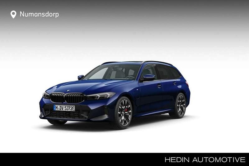 Blauw Nieuw 2025 BMW 330e M Sport Stationwagen | € 74.284 (Eerlijke prijs) - Afbeelding 1/3