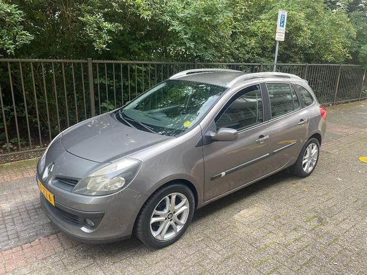 Occasion 2009 Renault Clio II Stationwagen | € 2.250 (Eerlijke prijs) - Afbeelding 1/4