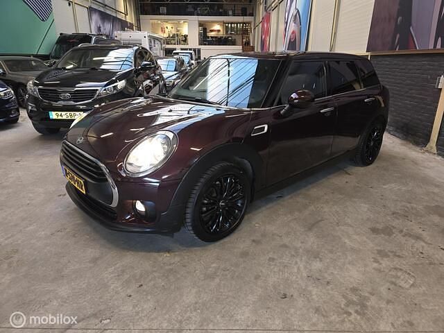 Paars Occasion 2018 Mini One Clubman Chili Stationwagen | € 15.750 (Eerlijke prijs) - Afbeelding 1/4