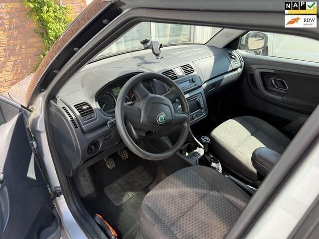 Grijs, metallic lak Gebruikt 2011 Skoda Fabia GreenLine Stationwagen | € 1.750 (Goede deal) - Afbeelding 1/4