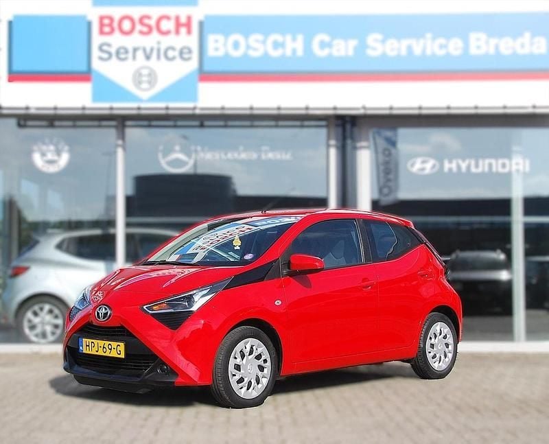 Occasion Toyota Aygo X-play 2022 Rood Hatchback