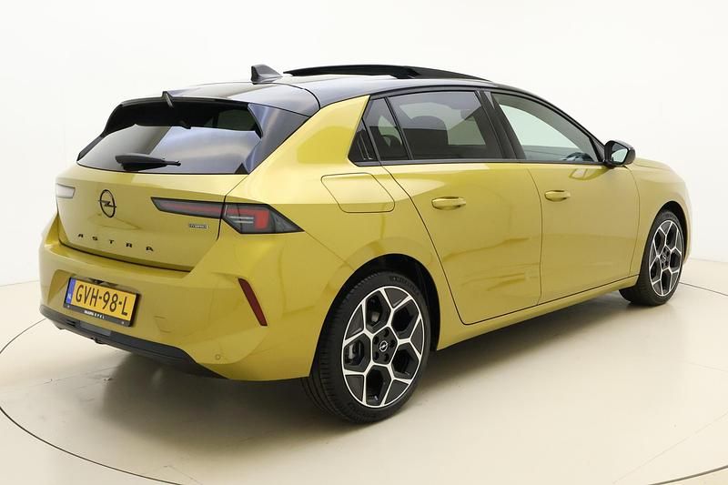 Occasion Opel Astra Ultimate 145 PK (106 kW) 2024 Geel Hatchback