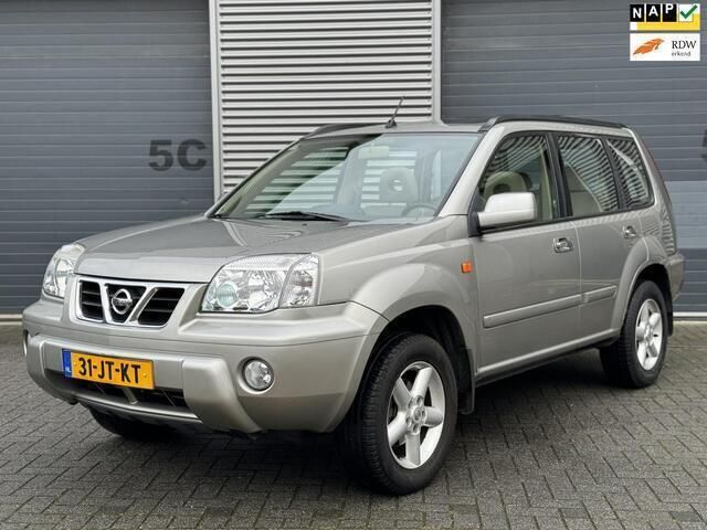 Grijs Gebruikt 2002 Nissan X-Trail SUV | € 2.450 (Goede deal) - Afbeelding 1/4