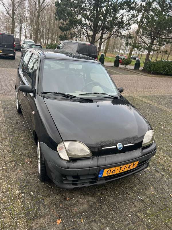 Zwart Gebruikt 2006 Fiat Seicento Hatchback | € 1.000 (Eerlijke prijs) - Afbeelding 1/4