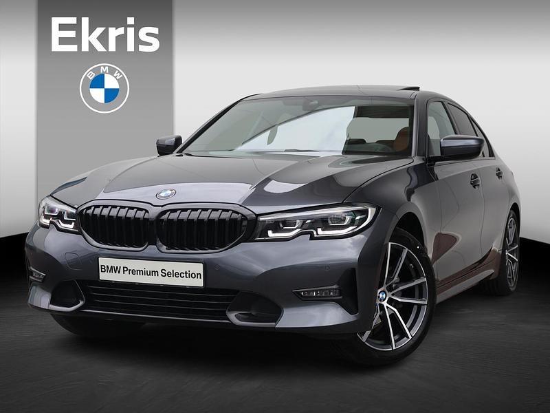 Grijs Occasion 2020 BMW 318 Executive Sedan | € 30.900 (Iets duurder) - Afbeelding 1/4