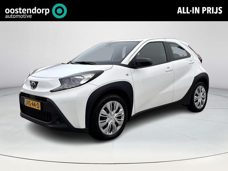 Wit Occasion 2026 Toyota Aygo X Play SUV | € 17.445 (Eerlijke prijs) - Afbeelding 1/4