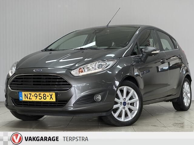 Grijs Gebruikt 2017 Ford Fiesta Titanium Hatchback | € 5.995 (Super prijs) - Afbeelding 1/4