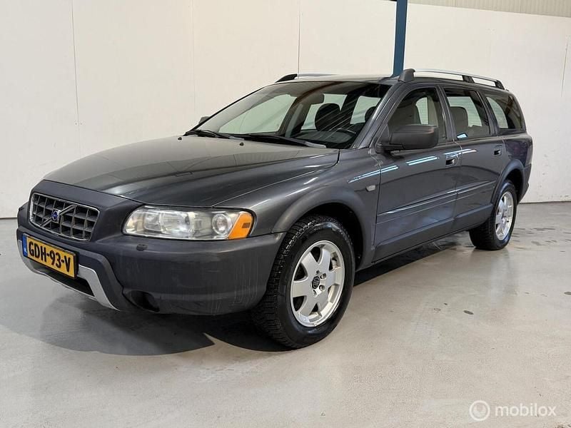 Grijs Gebruikt 2005 Volvo XC70 Momentum Stationwagen | € 8.945 (Goede deal) - Afbeelding 1/4