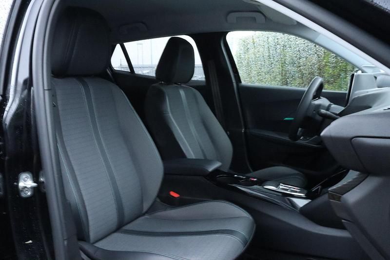 Occasion Peugeot e-2008 Allure 100 kW (136 PK) 2022 Zwart SUV