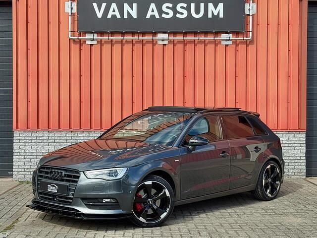 Grijs Gebruikt 2013 Audi A3 Sportback S-Line Hatchback | € 18.990 (Iets duurder) - Afbeelding 1/4