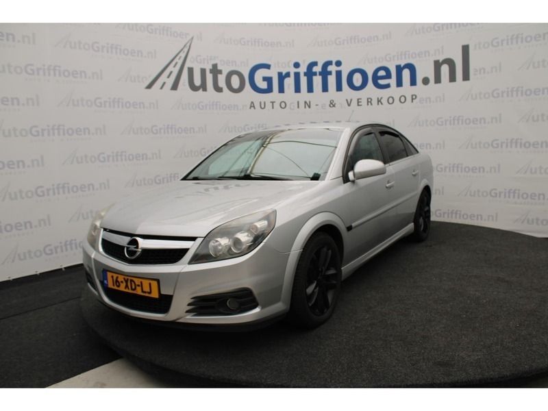 Grijs Gebruikt 2007 Opel Vectra Sport Hatchback | € 1.990 (Eerlijke prijs) - Afbeelding 1/4