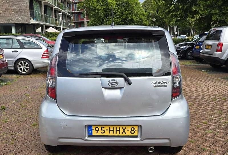 Occasion Daihatsu Sirion 91 PK (66 kW) 2008 Zilver Hatchback