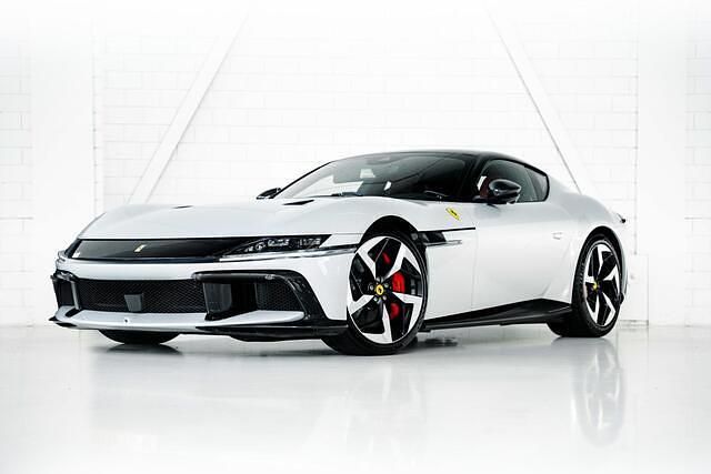 Grijs Gebruikt 2025 Ferrari 12Cilindri Coupé | € 674.900 - Afbeelding 1/4