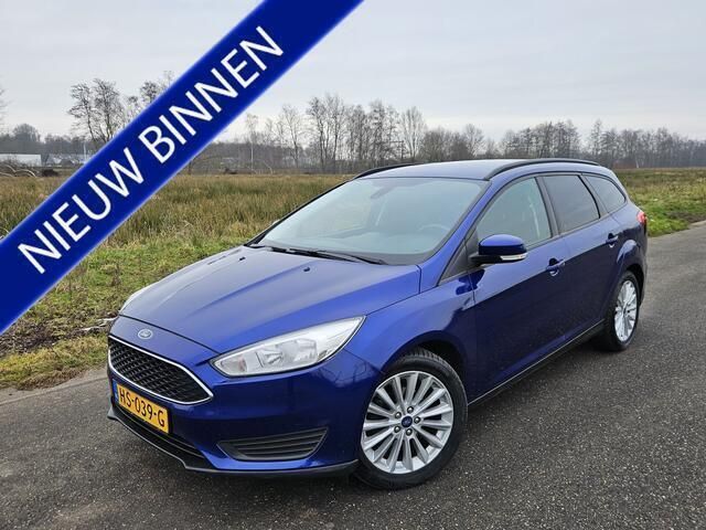 Blauw Gebruikt 2015 Ford Focus Trend Stationwagen | € 5.999 - Afbeelding 1/4