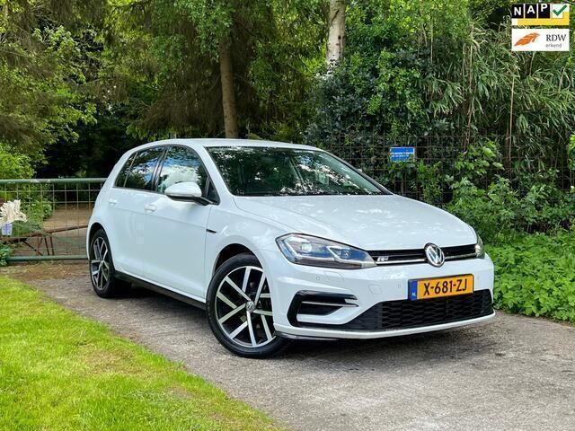 Wit Gebruikt 2019 VW Golf VII Highline Hatchback | € 18.975 (Super prijs) - Afbeelding 1/4
