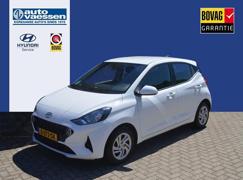 Wit Gebruikt 2023 Hyundai i10 Comfort Hatchback | € 12.500 (Goede deal) - Afbeelding 1/4
