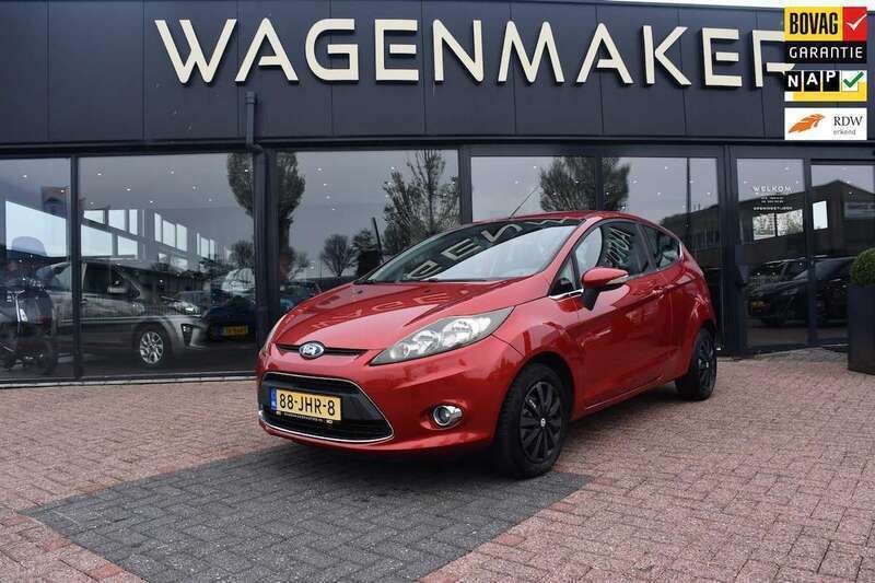 Rood Gebruikt 2009 Ford Fiesta Titanium Hatchback | € 5.250 (Iets duurder) - Afbeelding 1/4