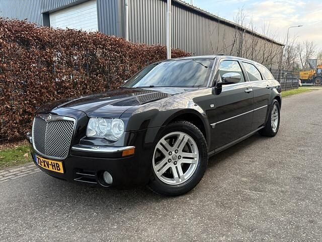 Zwart Occasion 2008 Chrysler 300C Touring Stationwagen | € 5.450 (Goede deal) - Afbeelding 1/4