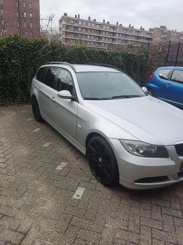 Zilver Gebruikt 2007 BMW 318 Stationwagen | € 3.200 (Eerlijke prijs) - Afbeelding 1/4