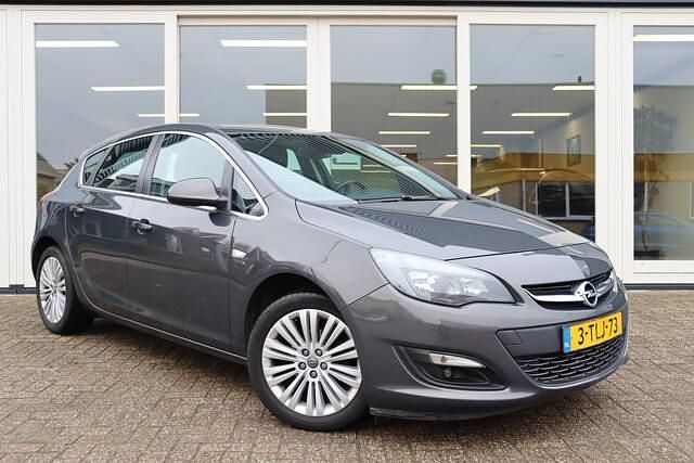 Occasion Opel Astra Design Edition 120 PK (88 kW) 2014 Grijs Hatchback