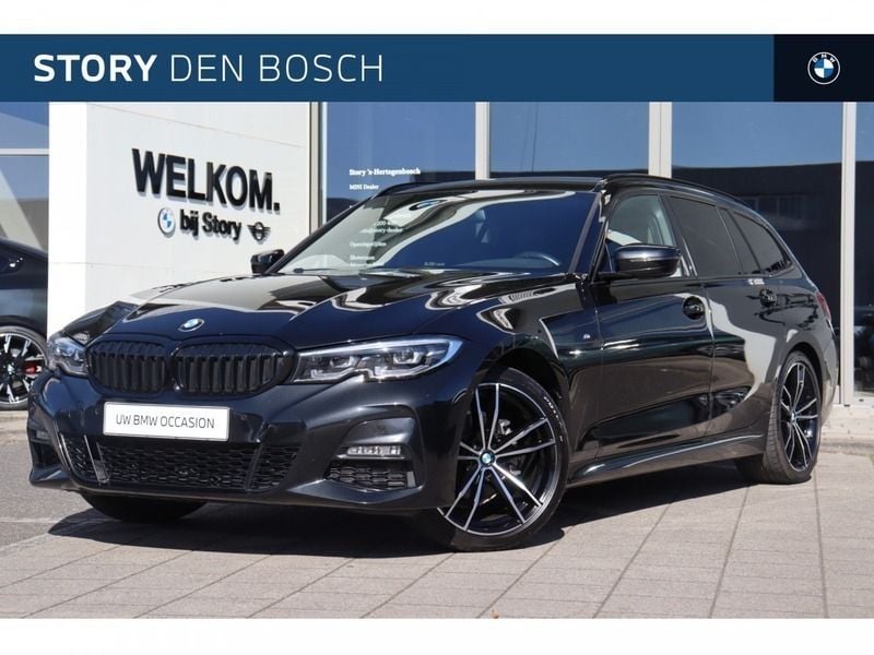 Saphirschwarz Gebruikt 2021 BMW 318 Executive Stationwagen | € 30.450 (Eerlijke prijs) - Afbeelding 1/4