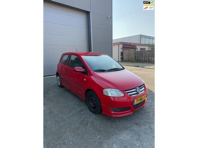 Rood Gebruikt 2009 VW Fox Trendline Hatchback | € 600 (Super prijs) - Afbeelding 1/4