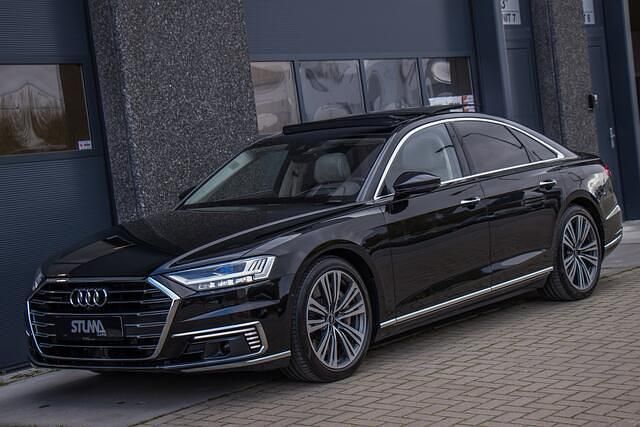 Zwart Gebruikt 2020 Audi A8 Proline Sedan | € 57.495 - Afbeelding 1/4