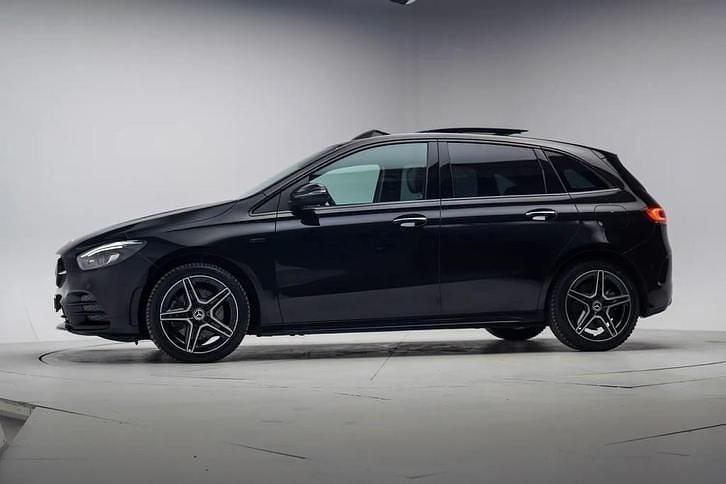 Occasion Mercedes B250e Business 160 PK (117 kW) 2021 Zwart MPV