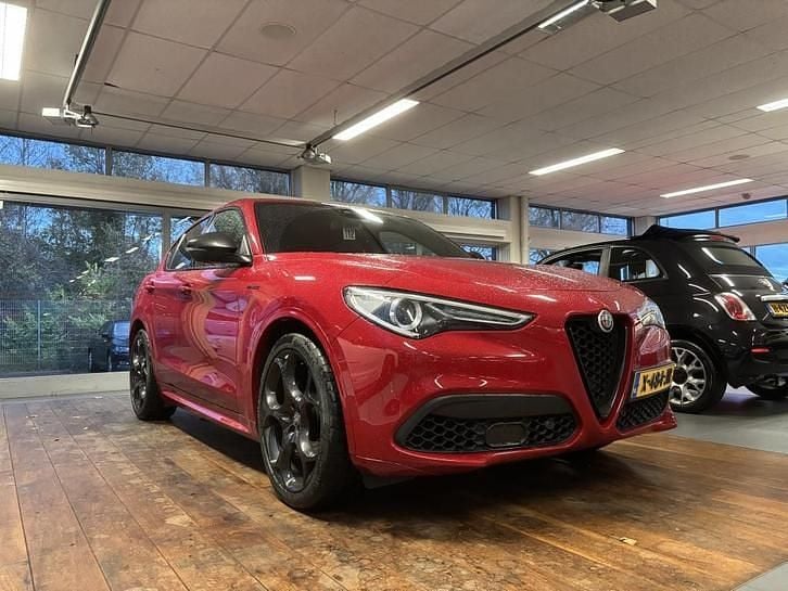 Rood Gebruikt 2020 Alfa Romeo Stelvio Veloce SUV | € 45.950 (Duur) - Afbeelding 1/4