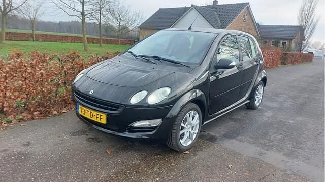 Zwart Gebruikt 2006 Smart ForFour Hatchback | € 995 (Goede deal) - Afbeelding 1/4