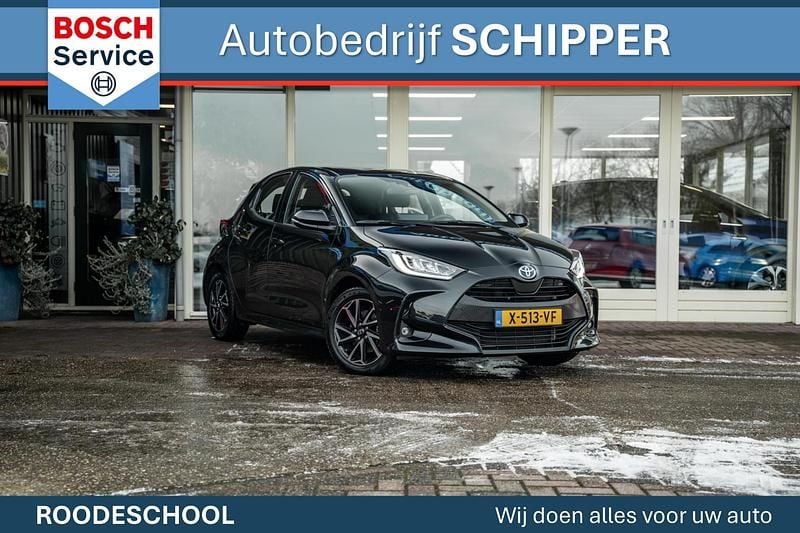 Zwart Gebruikt 2024 Toyota Yaris Hybrid Business Edition Hatchback | € 22.950 (Eerlijke prijs) - Afbeelding 1/4