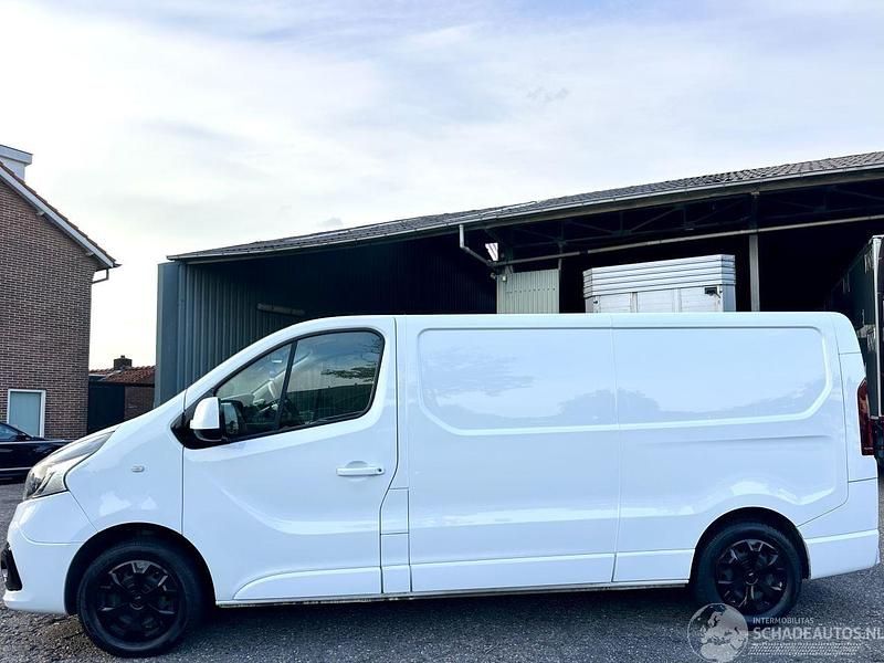 Wit Gebruikt 2016 Renault Trafic Komfort Van | € 6.100 (Super prijs) - Afbeelding 1/4
