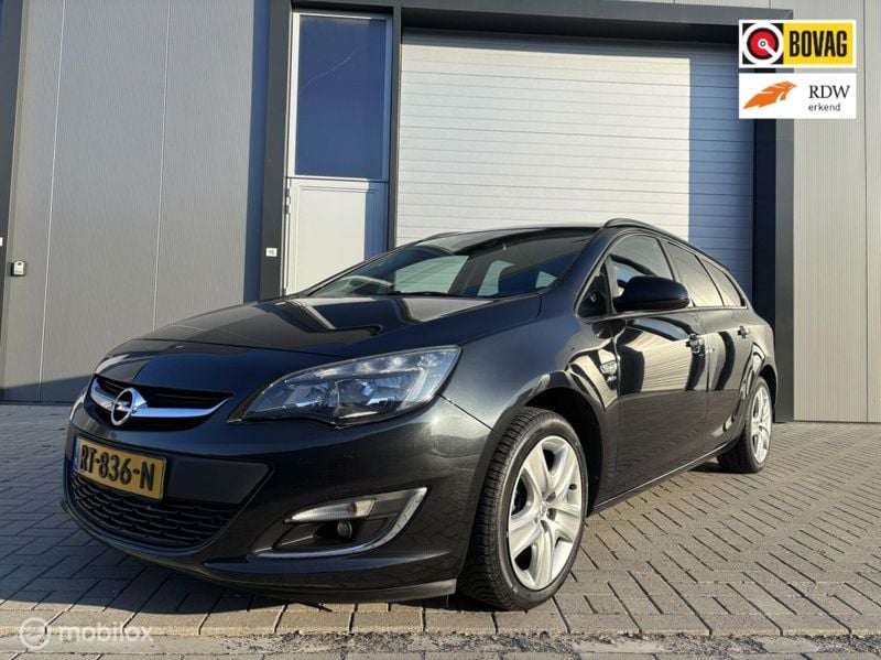 Stationwagon Gebruikt 2013 Opel Astra Design Edition Stationwagen | € 7.500 (Iets duurder) - Afbeelding 1/4