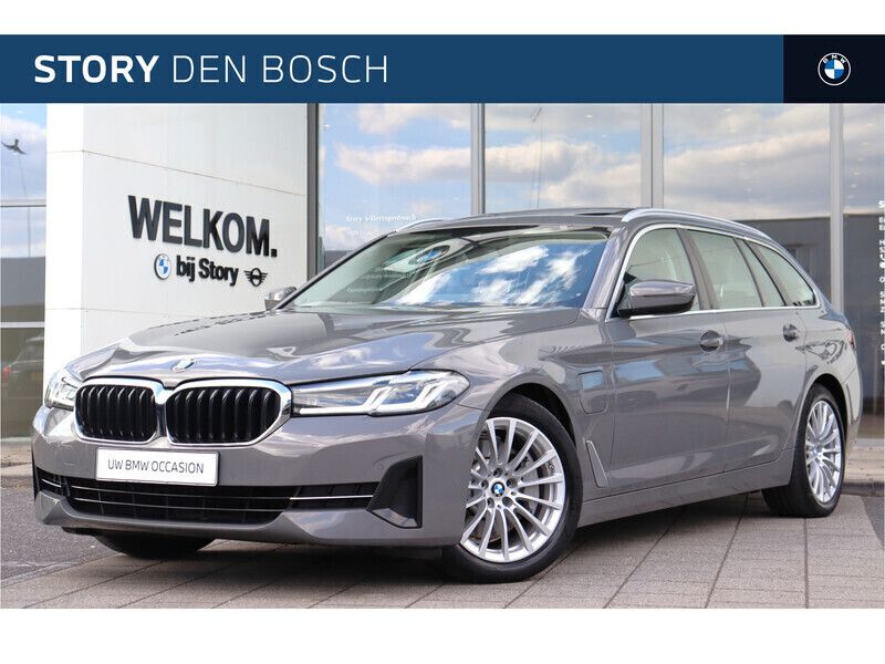 Grijs Gebruikt 2021 BMW 530e Executive Stationwagen | € 37.950 (Eerlijke prijs) - Afbeelding 1/4