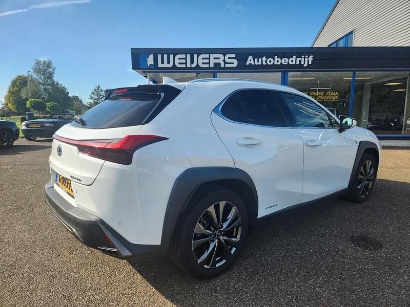 Occasion Lexus UX Sport Line 184 PK (135 kW) 2019 Wit SUV
