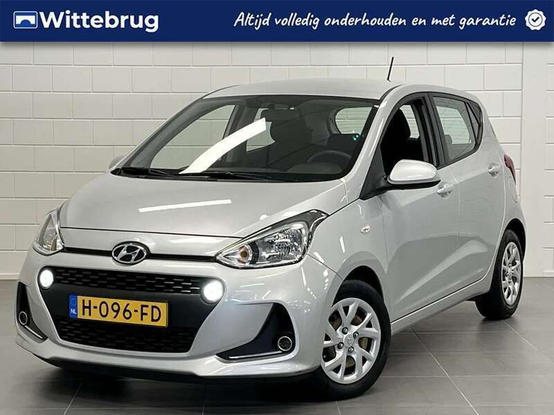 Grijs, metallic lak Gebruikt 2020 Hyundai i10 Comfort Hatchback | € 11.725 (Eerlijke prijs) - Afbeelding 1/3