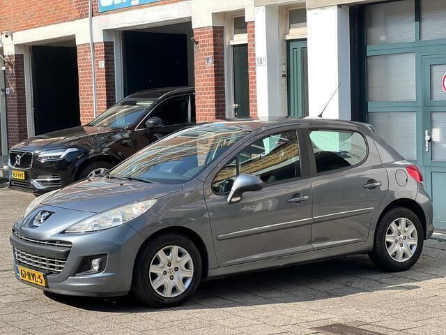 Grijs Gebruikt 2011 Peugeot 207 Active Hatchback | € 2.675 (Goede deal) - Afbeelding 1/4