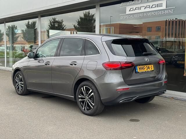 Occasion Mercedes B250 Business 163 PK (119 kW) 2023 Grijs MPV