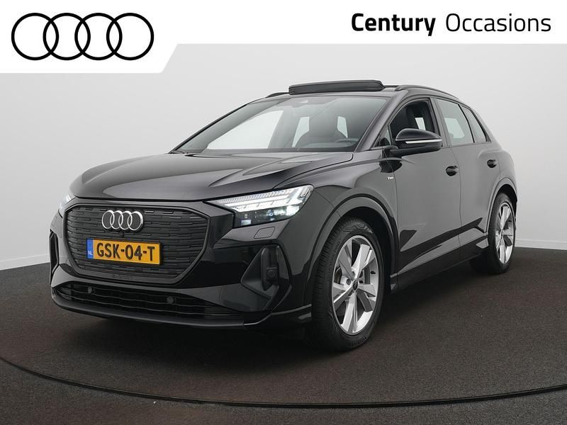 Zwart Gebruikt 2024 Audi Q4 e-tron Basis SUV | € 46.900 (Eerlijke prijs) - Afbeelding 1/4