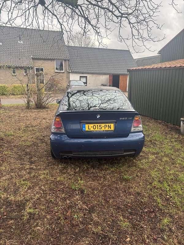 Occasion BMW 325 Executive 192 PK (141 kW) 2001 Blauw Hatchback