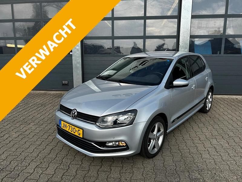 Grijs Gebruikt 2016 VW Polo Highline Hatchback | € 12.830 (Duur) - Afbeelding 1/1