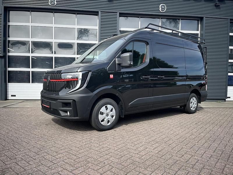 Zwart Gebruikt 2024 Renault Master Van | € 41.955 - Afbeelding 1/4
