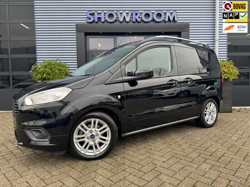 Zwart Gebruikt 2019 Ford Tourneo Connect Titanium MPV | € 17.895 (Eerlijke prijs) - Afbeelding 1/4