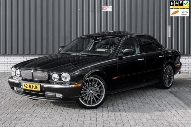 Zwart Gebruikt 2003 Jaguar XJR Sedan | € 26.950 - Afbeelding 1/4